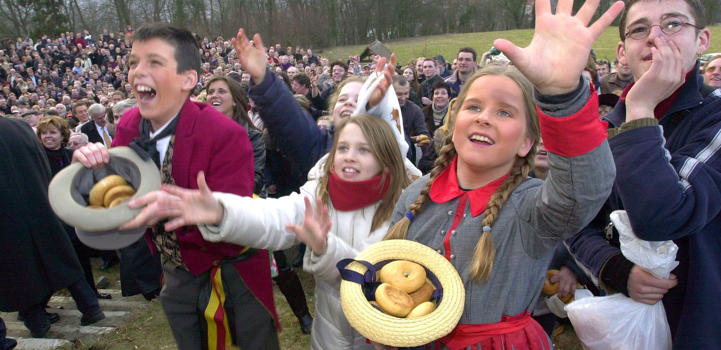 Krakelingen_en_Tonnekensbrand2