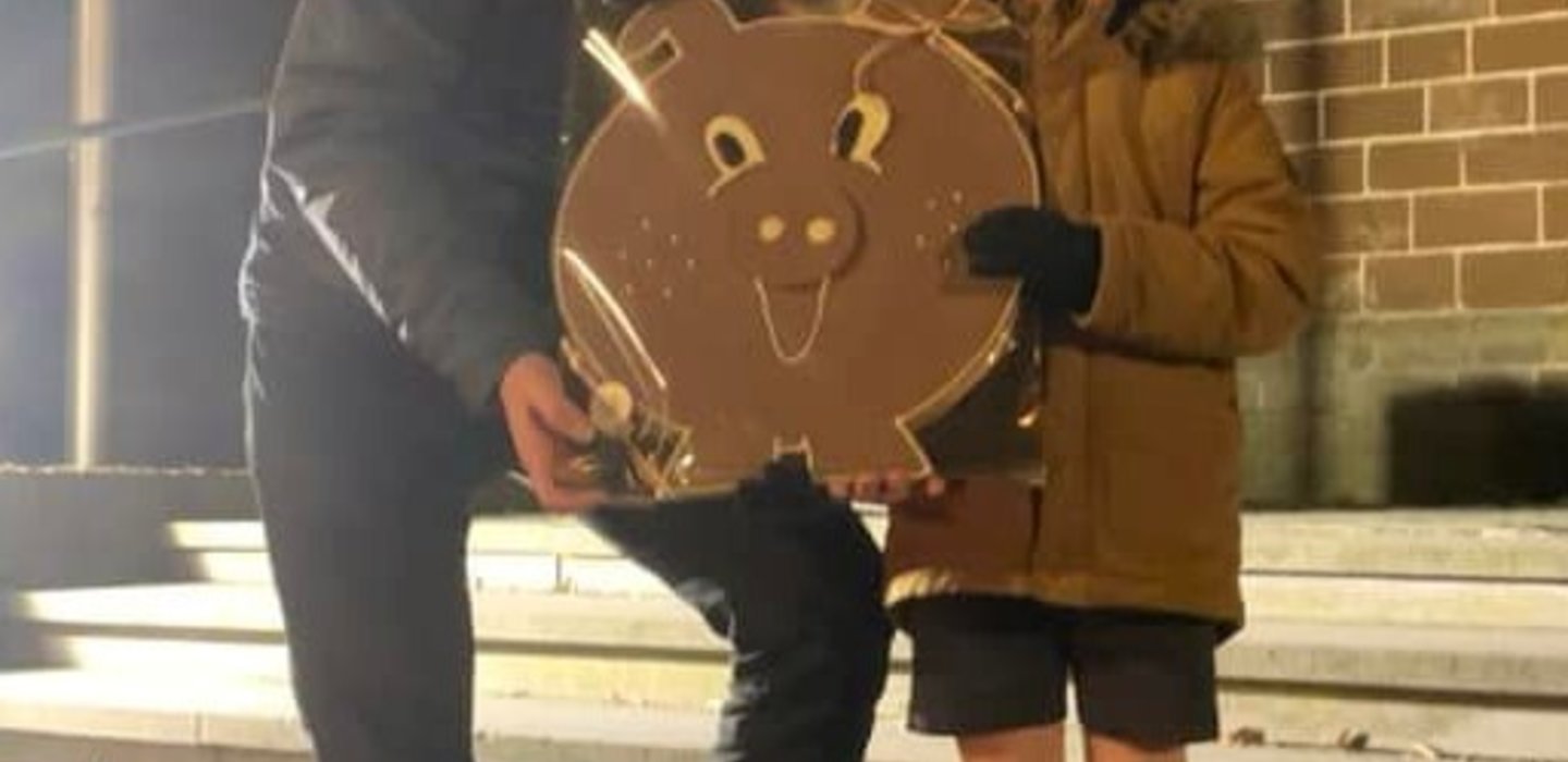 foto_Jeugd_biedt_op_chocoladevarkenskoppen_Rotselaar002