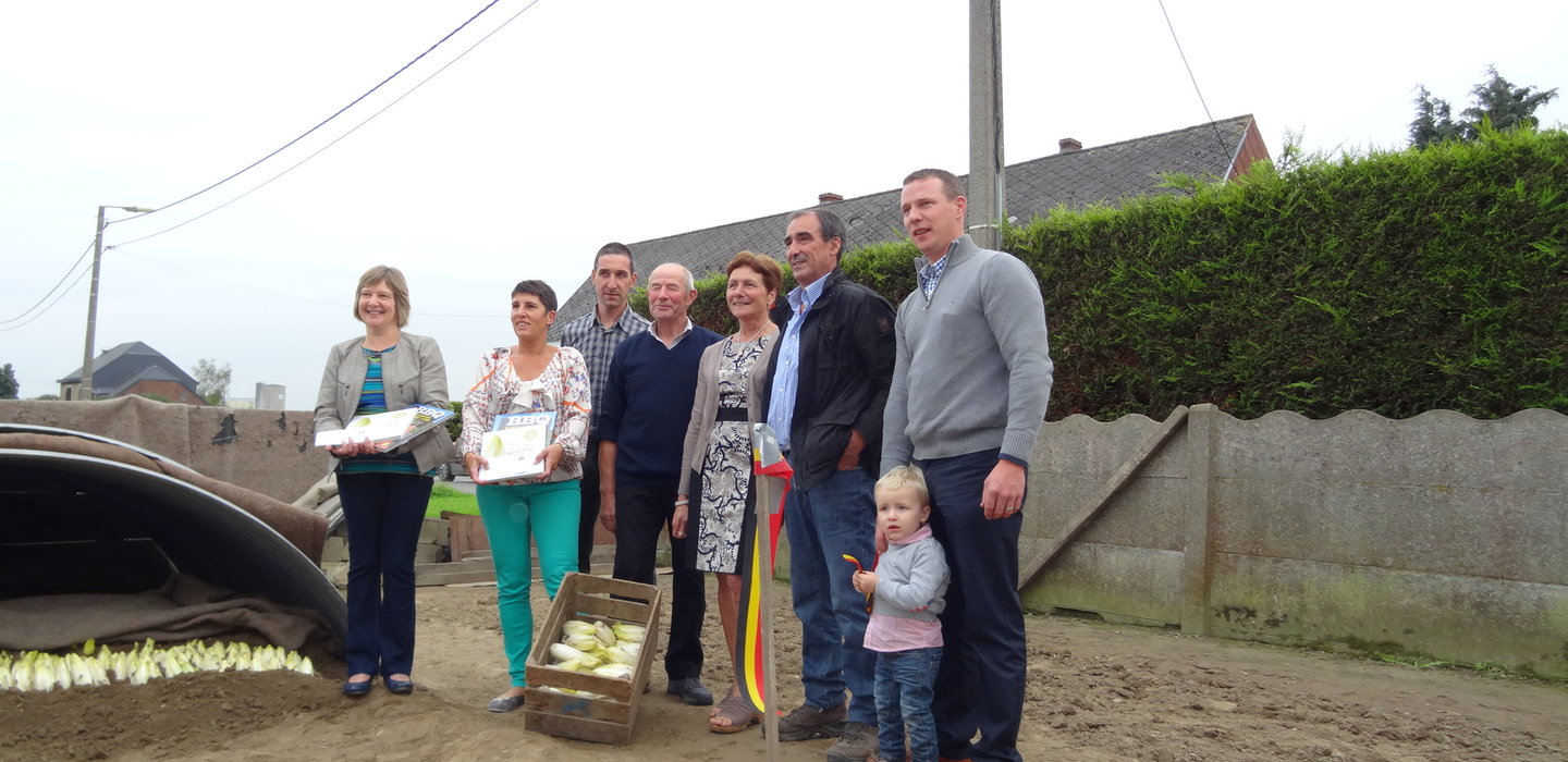 Telenvangrondwitloof7_Familie_Gille_met_eerste_witloof