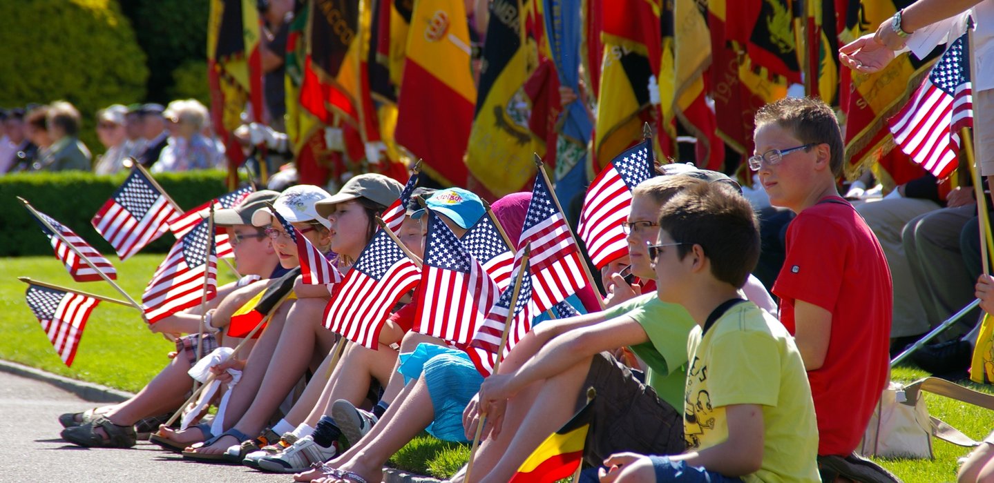 Memorialday3_Singing_Children_at_Henri_Chapelle_American_Cemetery