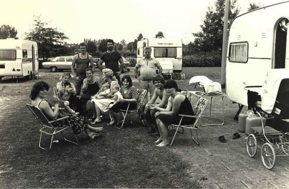 Woonwagencultuur7_onderonsje_1980_Nl